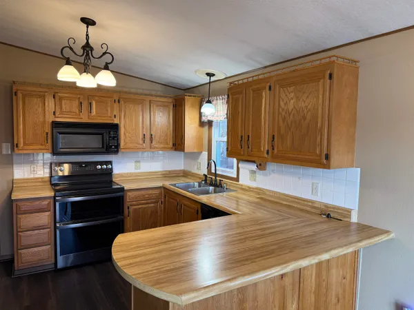 $239,900 | 2173 Eagle Drive, Freeport, IL 61032