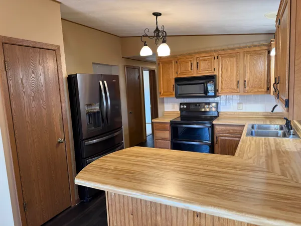 $239,900 | 2173 Eagle Drive, Freeport, IL 61032