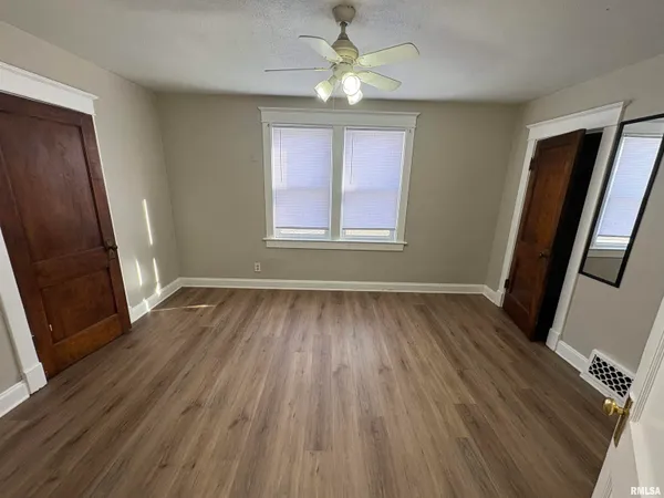 $1,499 | 2403 North Peoria Avenue, Peoria, IL 61603