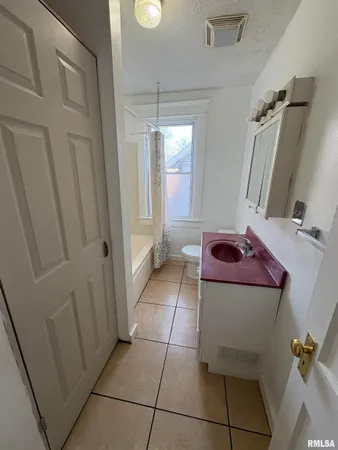 $1,499 | 2403 North Peoria Avenue, Peoria, IL 61603