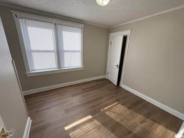 $1,499 | 2403 North Peoria Avenue, Peoria, IL 61603