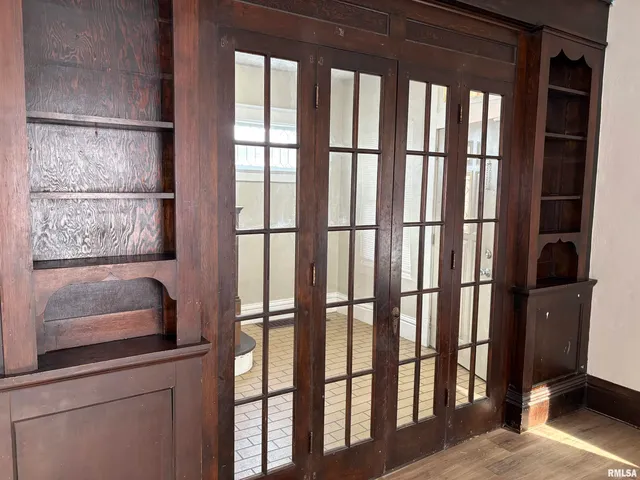 $1,499 | 2403 North Peoria Avenue, Peoria, IL 61603