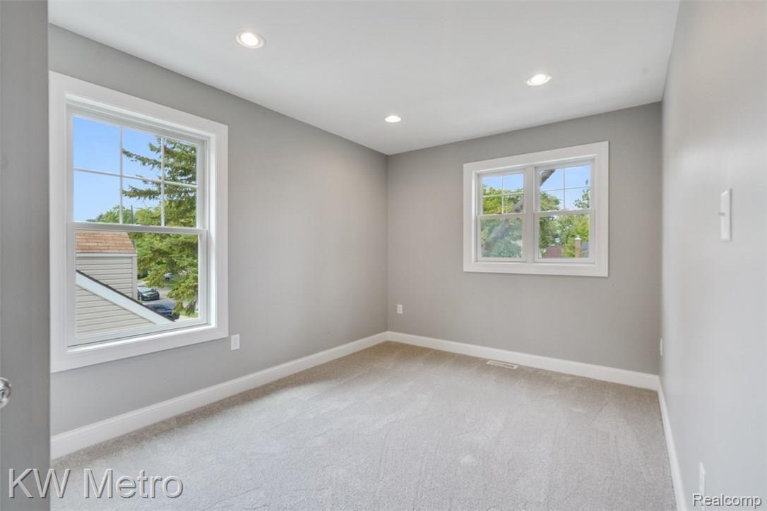 837 Columbia Road Berkley, MI 48072 - Photo 19 of 26 dsc01747-dsc01751 (1).jpg