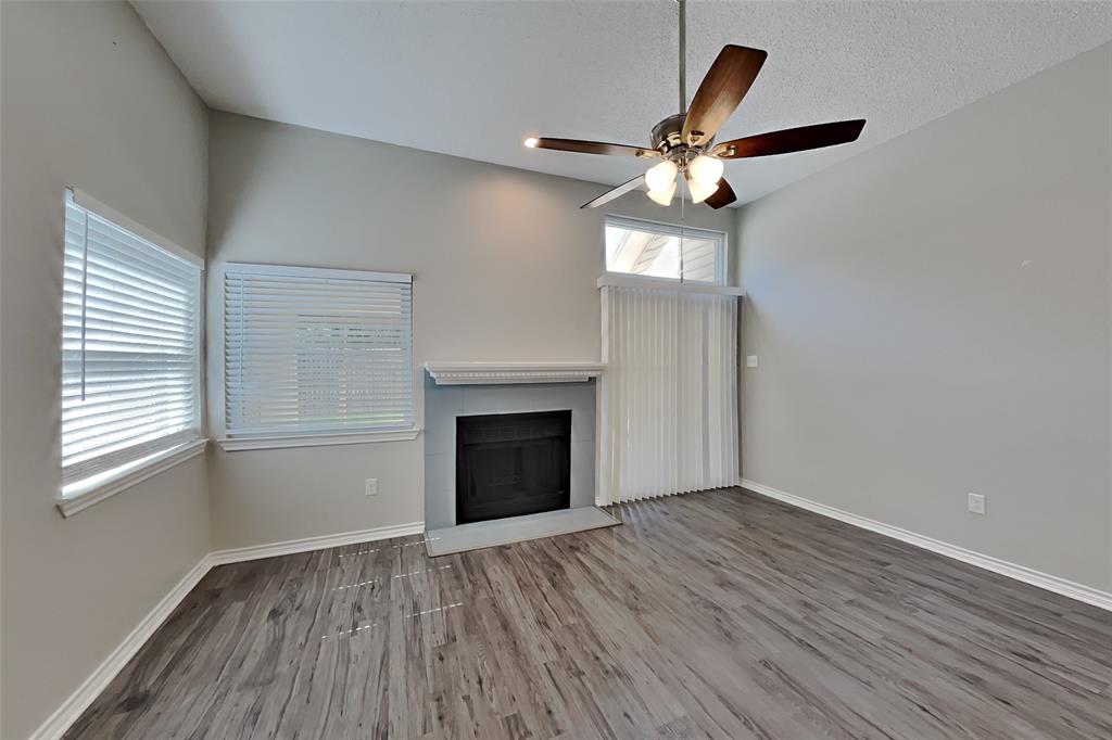 2211 Reverchon Drive Arlington, TX 76017 - Photo 2 of 19