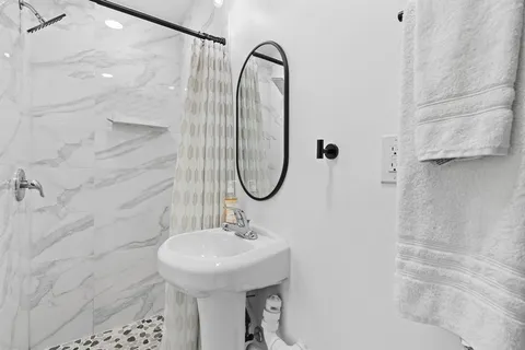 $1,200,000 | 615 Southeast 11th Avenue, Fort Lauderdale, FL 33301