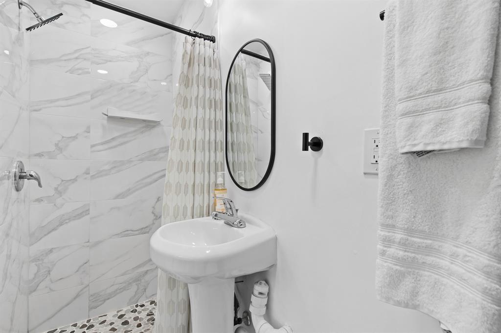 615 Southeast 11th Avenue Fort Lauderdale, FL 33301 - Photo 13 of 25