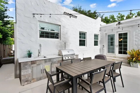 $1,200,000 | 615 Southeast 11th Avenue, Fort Lauderdale, FL 33301