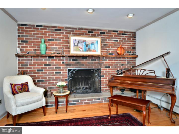 568 West Valley Road Wayne, PA 19087 - Photo 22 of 24 Living Room