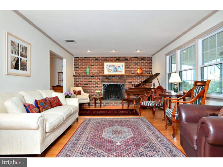 568 West Valley Road Wayne, PA 19087 - Photo 23 of 24 Living Room