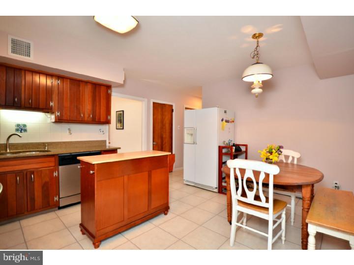 568 West Valley Road Wayne, PA 19087 - Photo 5 of 24 Kitchen
