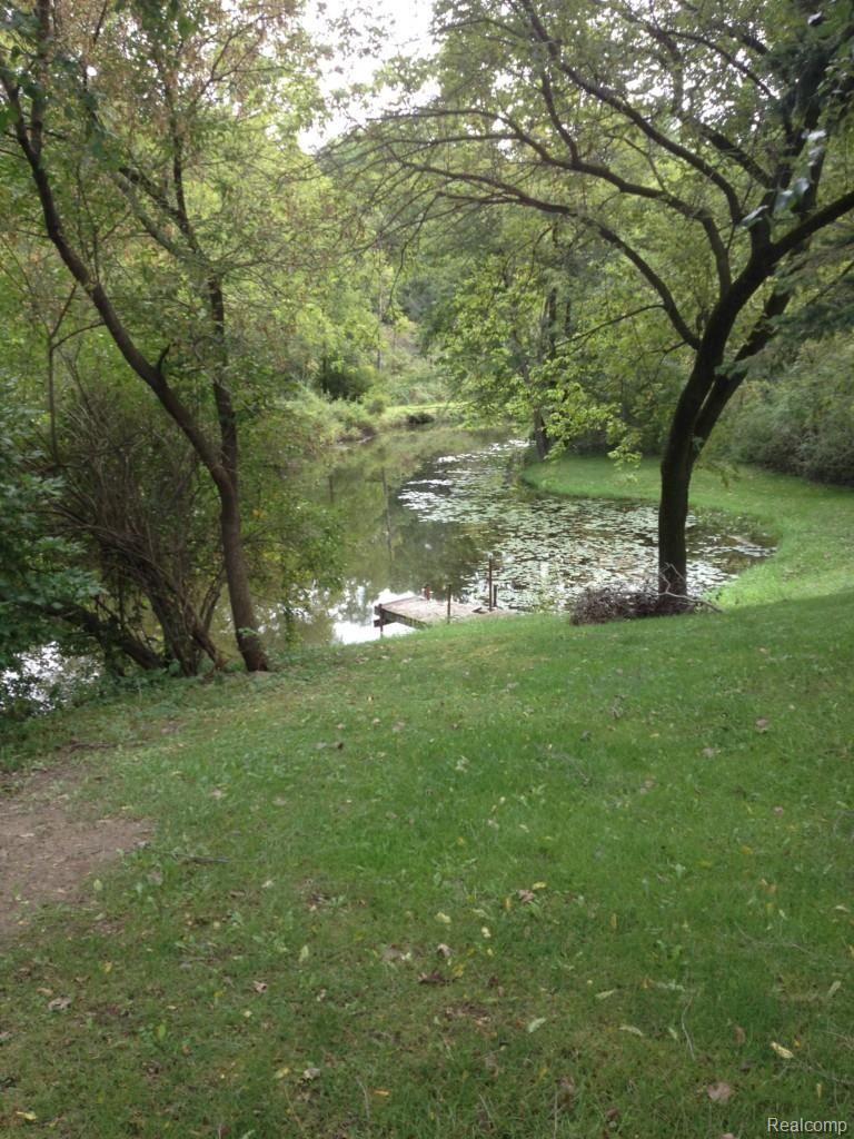 6070 Linden Road Fenton, MI 48430 - Photo 4 of 25 IMG_6700.jpg