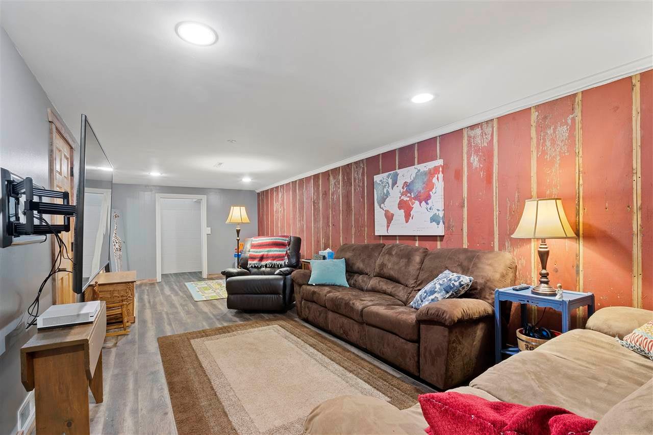 5015 Cosgrove Road Southwest Kalona, IA 52247 - Photo 19 of 44 Gallery Image 19