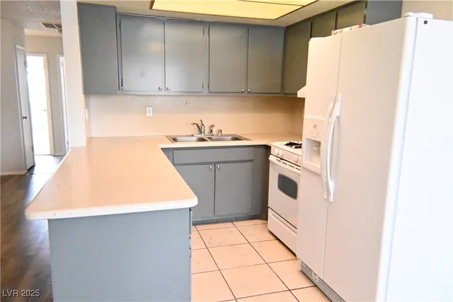 $1,200 | 2241 North Jones Boulevard, Unit 4, Las Vegas, NV 89108