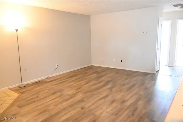 $1,200 | 2241 North Jones Boulevard, Unit 4, Las Vegas, NV 89108