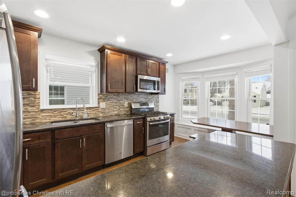 2079 Harvard Road Berkley, MI 48072 - Photo 7 of 24 Gallery Image 7