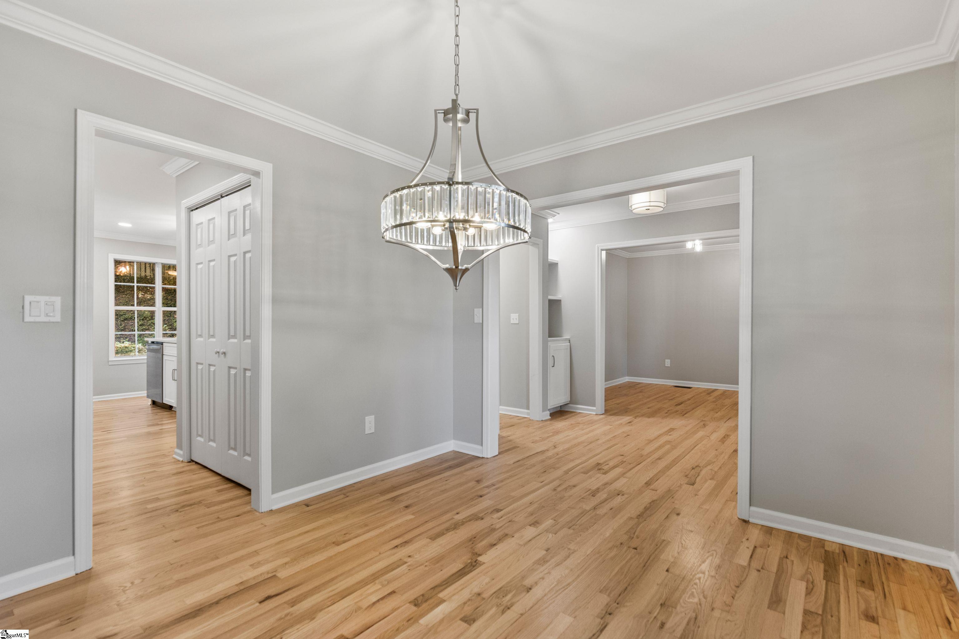 413 West Faris Road Greenville, SC 29605 - Photo 9 of 32 Gallery Image 9