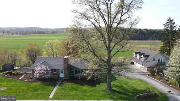 552 Georgetown Road Ronks, PA 17572 - Photo 2 of 10