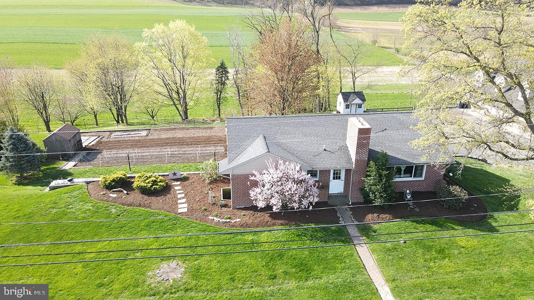 552 Georgetown Road Ronks, PA 17572 - Photo 6 of 10