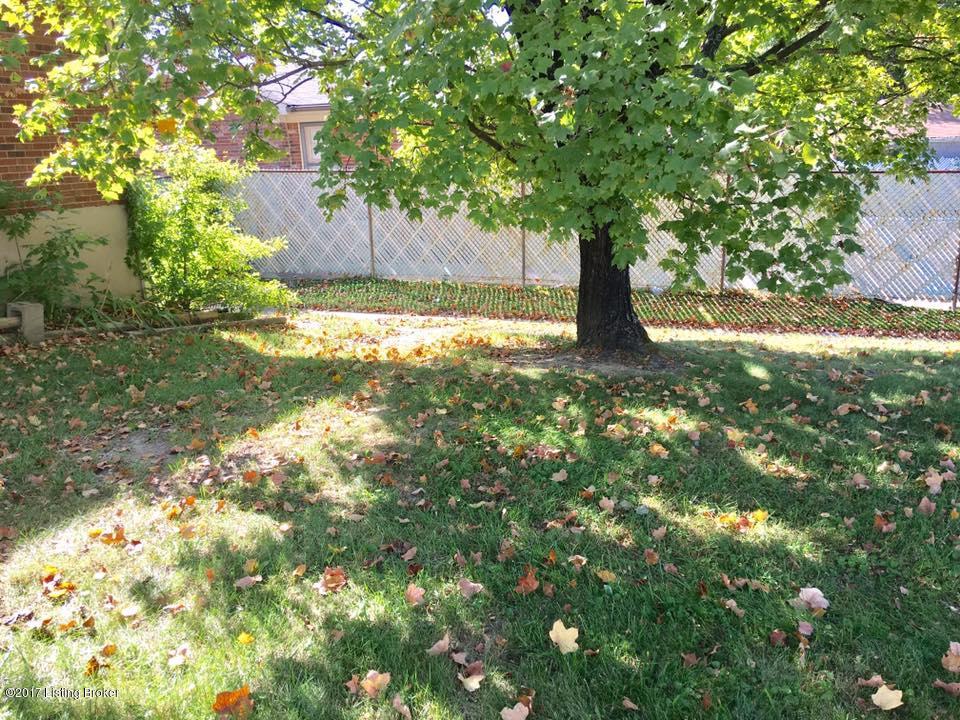 3113 Rome Road Louisville, KY 40216 - Photo 8 of 37 ROME RD (26)