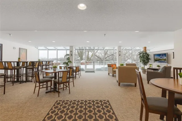 $289,999 | 1321 Lake Drive West, Unit 218, Chanhassen, MN 55317