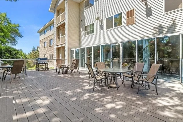 $289,999 | 1321 Lake Drive West, Unit 218, Chanhassen, MN 55317