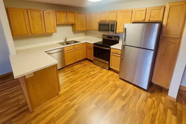 $289,999 | 1321 Lake Drive West, Unit 218, Chanhassen, MN 55317