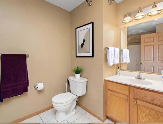 $289,999 | 1321 Lake Drive West, Unit 218, Chanhassen, MN 55317