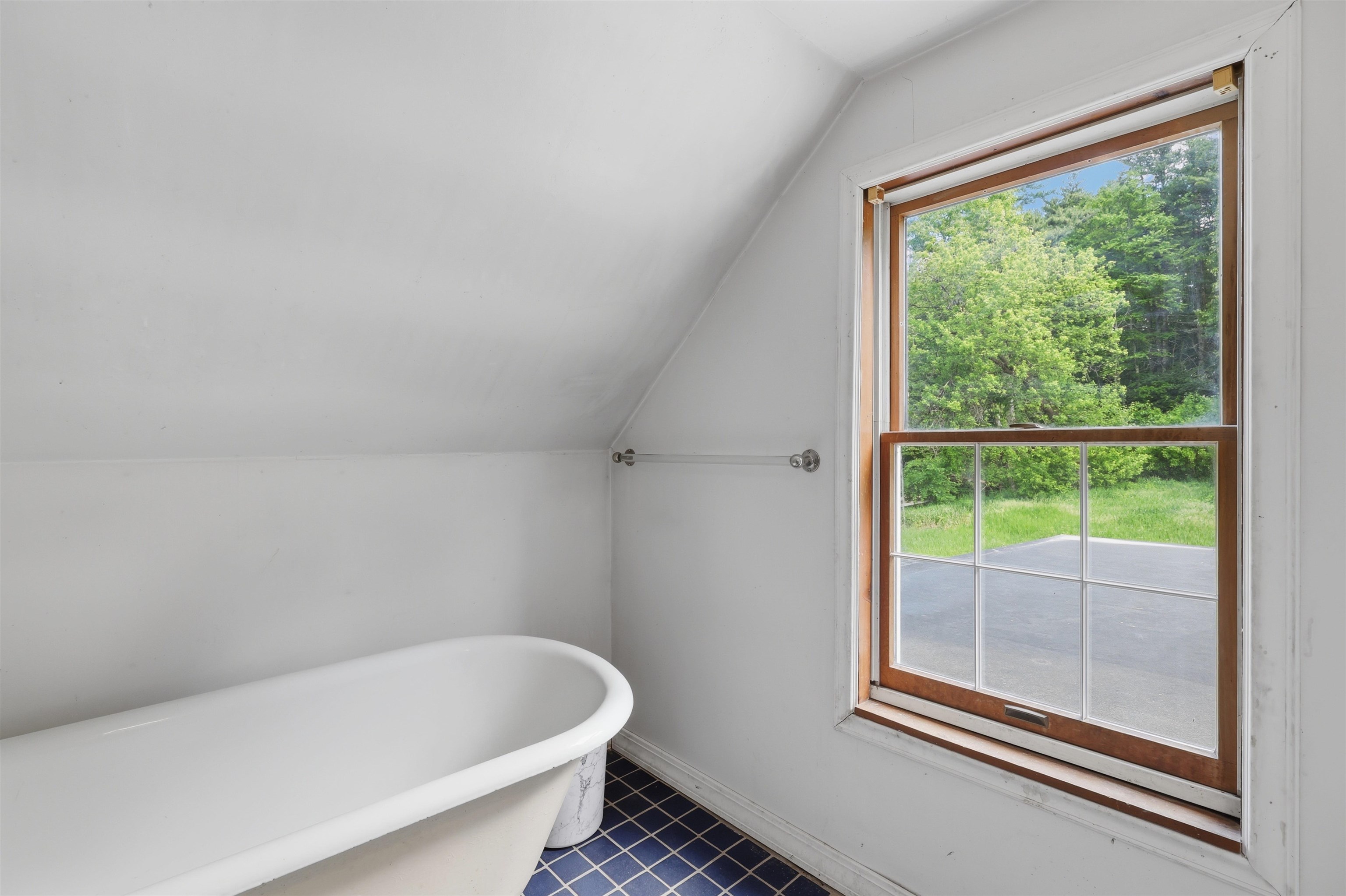32 East Lull Place New Boston, NH 03070 - Photo 23 of 27