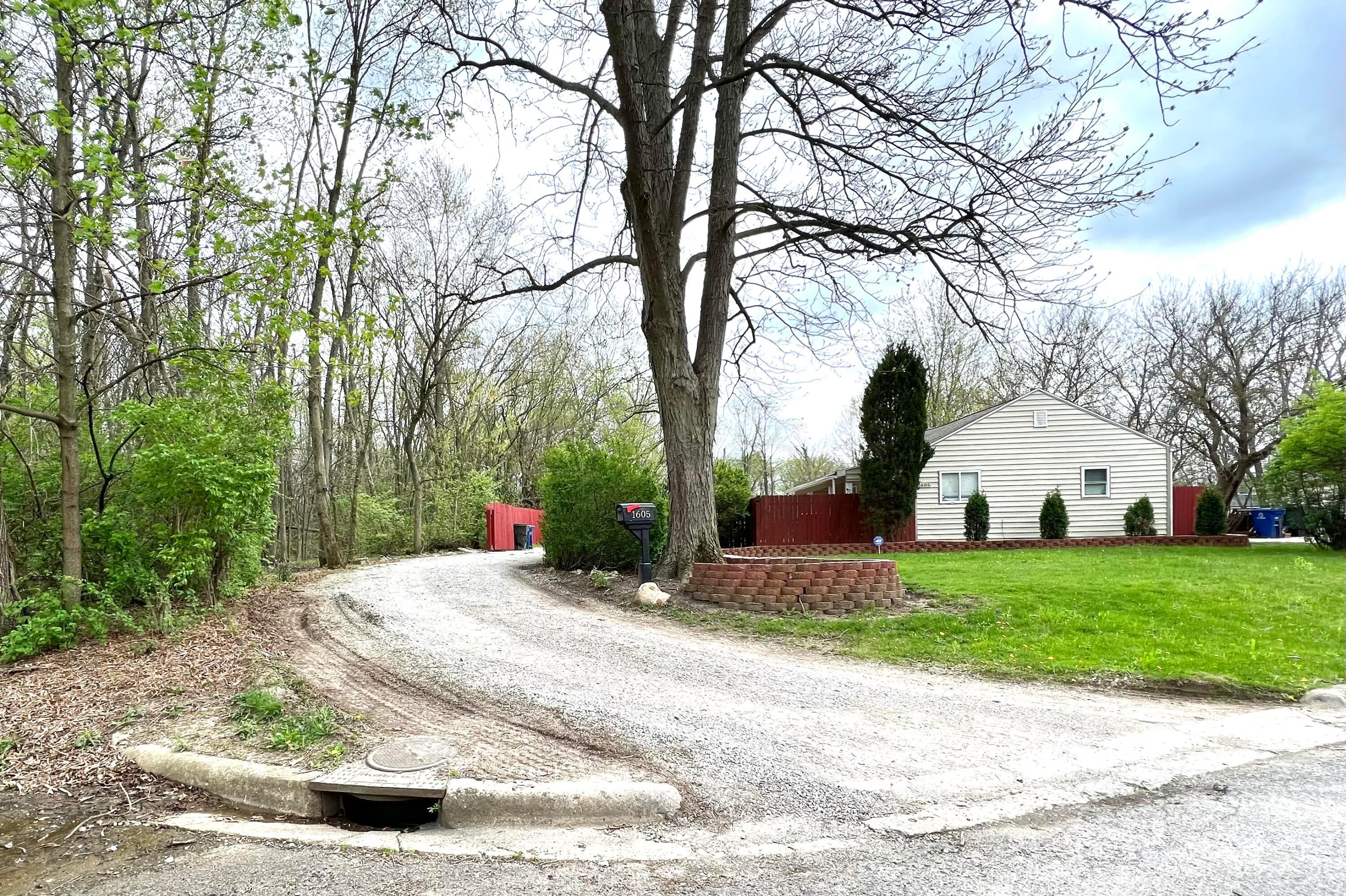 1605 Koebel Road Columbus, OH 43207 - Photo 1 of 12 Welcome Home!