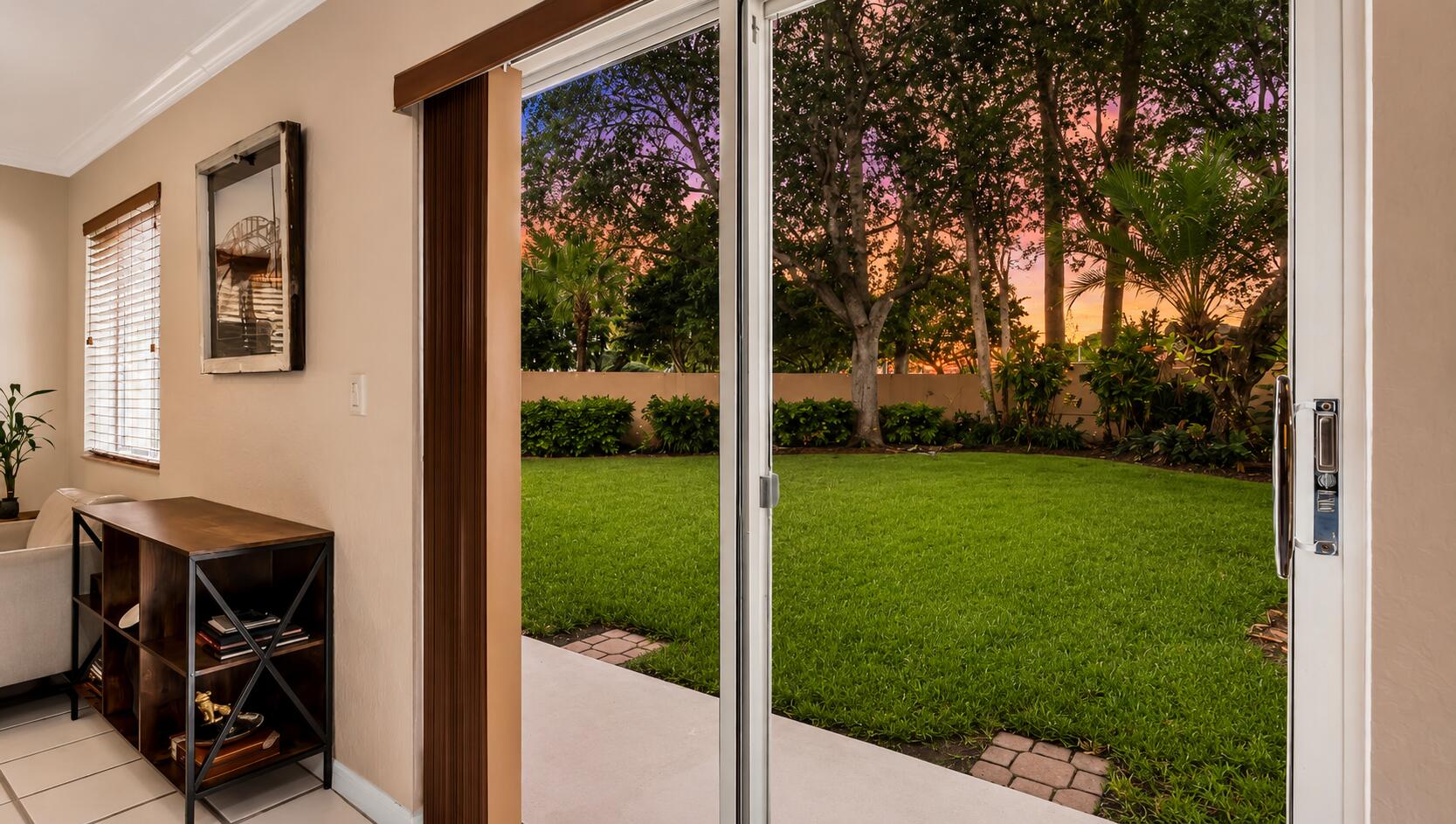 2510 Rampart Way South Hollywood, FL 33026 - Photo 28 of 33 52578A9D-FE92-495B-8D01-2F2E604AE86B