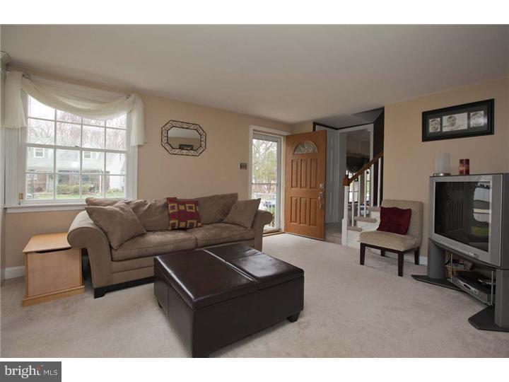2354 Secane Road Secane, PA 19018 - Photo 3 of 25 Living Room