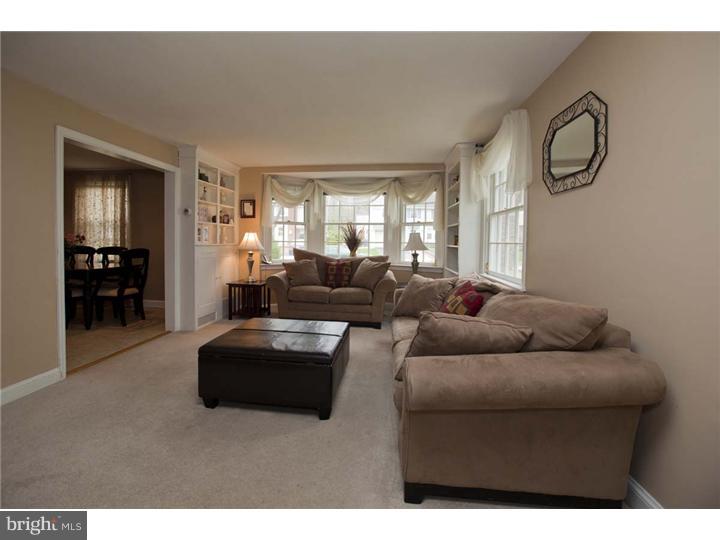 2354 Secane Road Secane, PA 19018 - Photo 4 of 25 Living Room