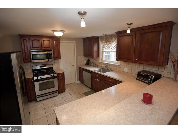 2354 Secane Road Secane, PA 19018 - Photo 10 of 25 Kitchen