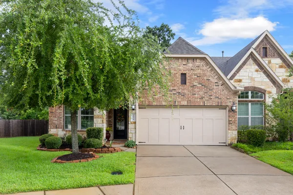 $379,000 | 9054 Meacom Drive, Conroe, TX 77384
