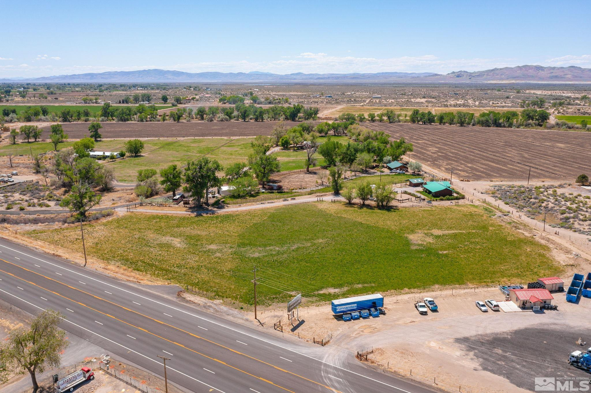 6811 Reno Highway Fallon, NV 89406 - Photo 2 of 33 a view of a city