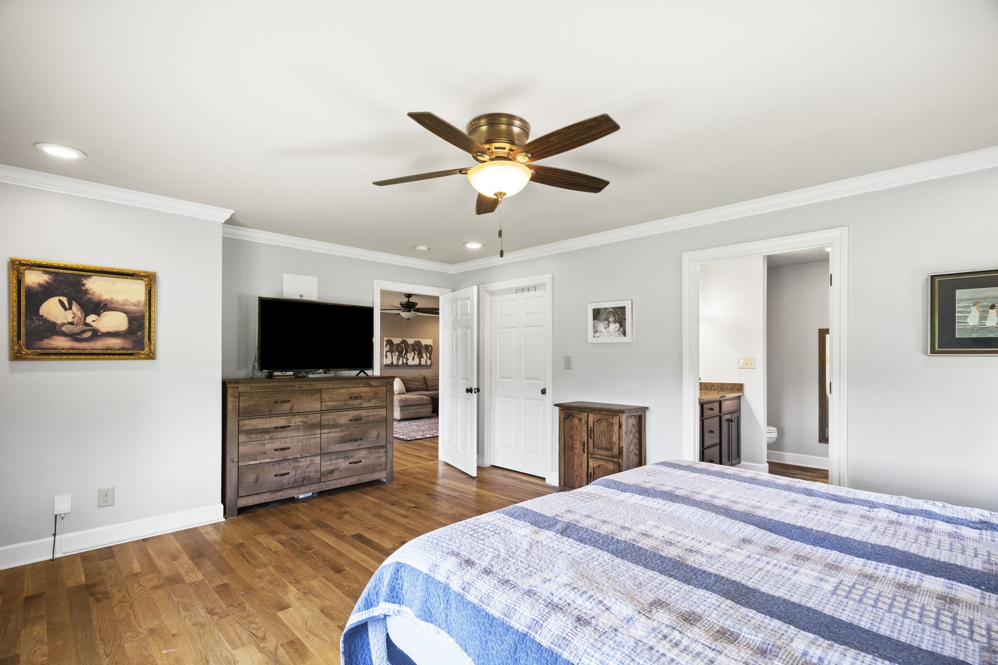 4266 Dot Road Springfield, TN 37172 - Photo 49 of 70 a bedroom with furniture and a flat screen tv