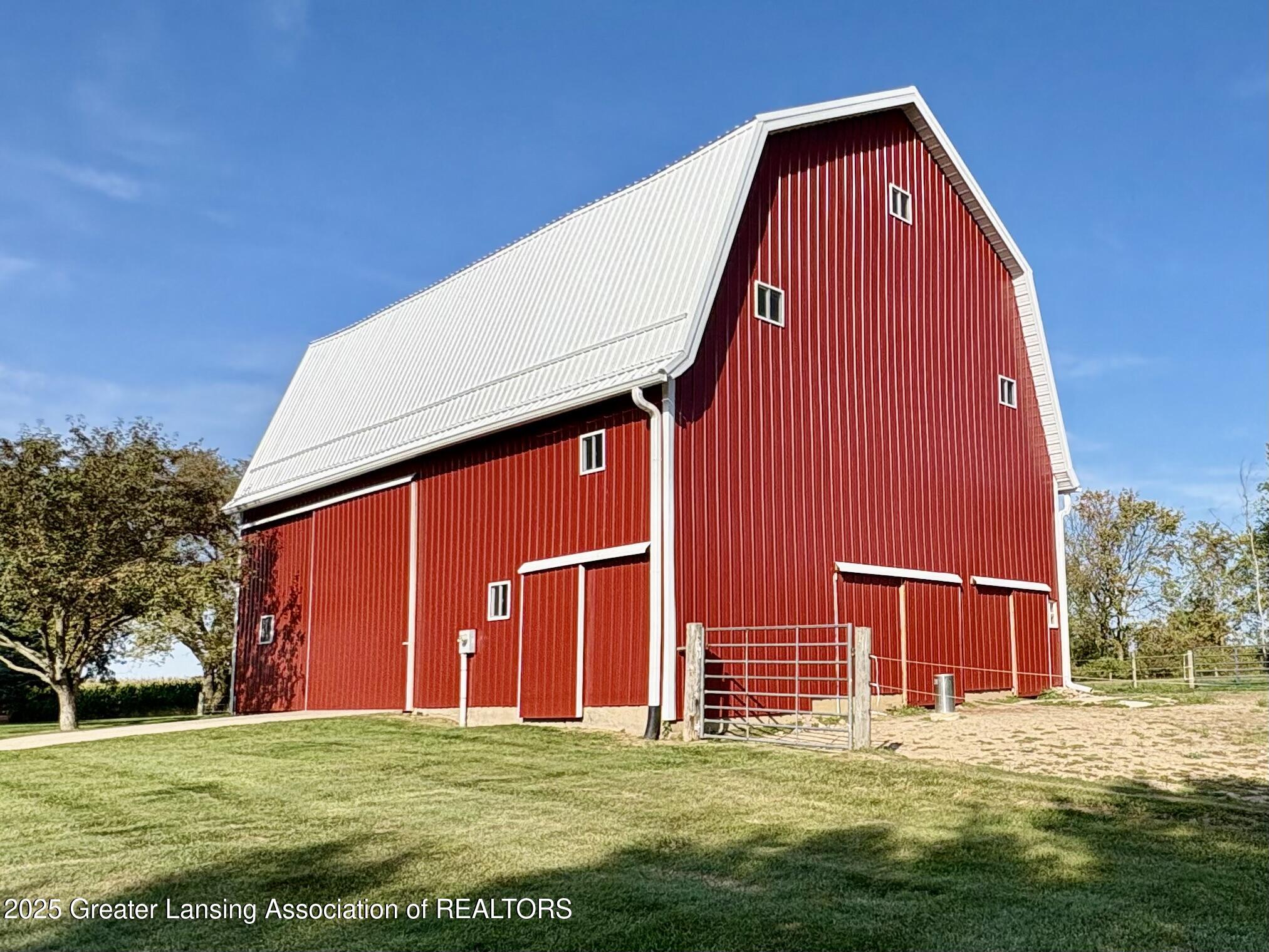 7897 South Grove Road Lansing, MI 48906 - Photo 28 of 49 Barn