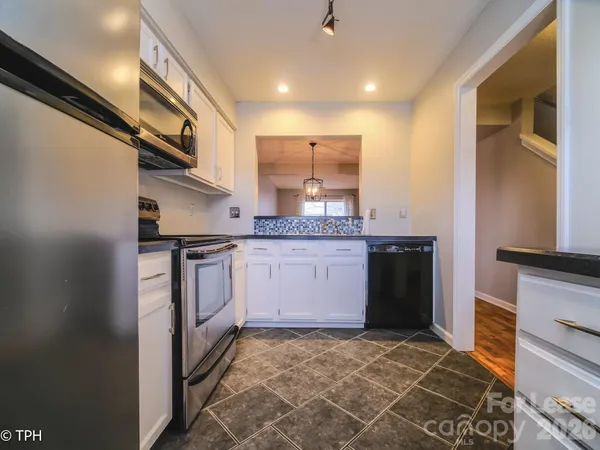 $1,795 | 6124 Heath Ridge Court, Charlotte, NC 28210