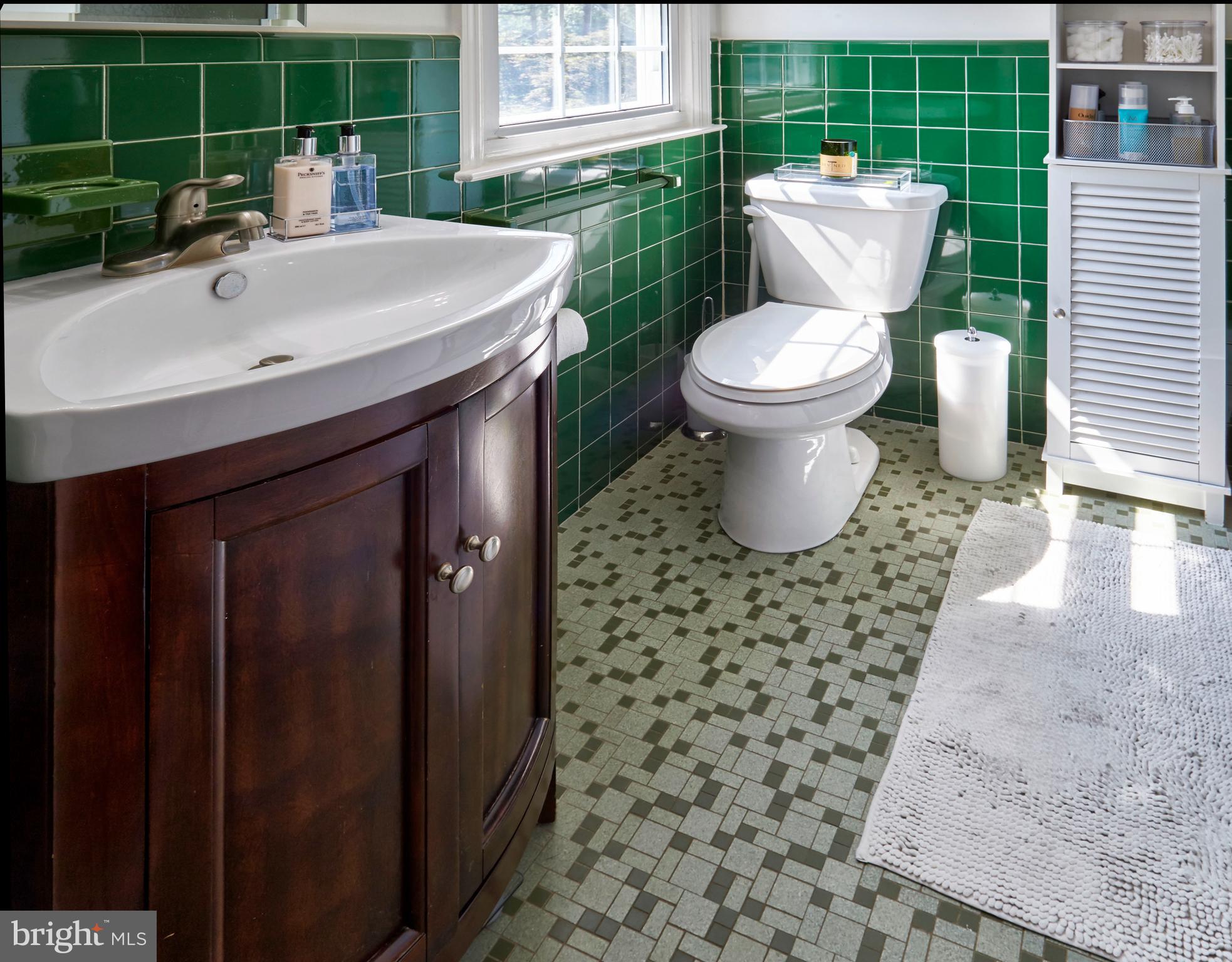 1389 Paddock Way Cherry Hill, NJ 08034 - Photo 21 of 33 Master Bathroom