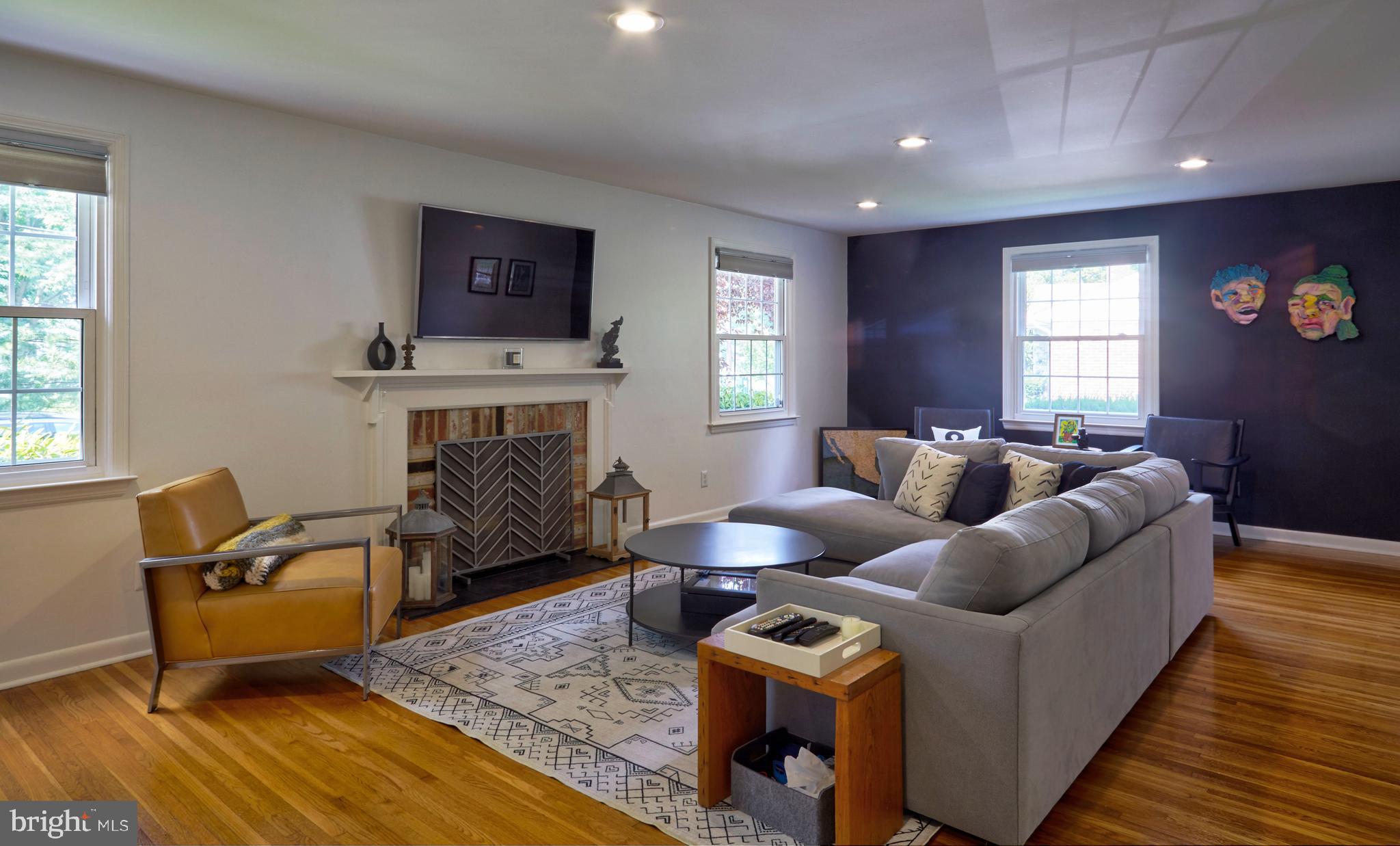 1389 Paddock Way Cherry Hill, NJ 08034 - Photo 6 of 33 Family Room with Fireplace