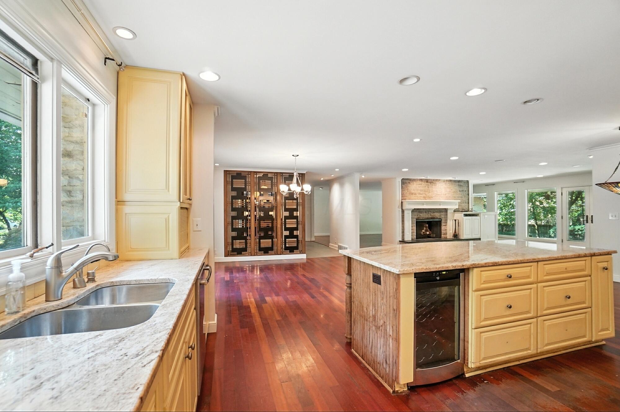 3885 Woodbridge Road Columbus, OH 43220 - Photo 31 of 158 030