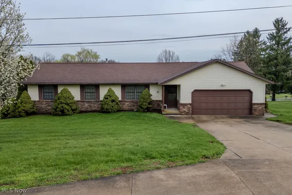 $349,000 | 3192 Dewalt Drive, Green, OH 44312