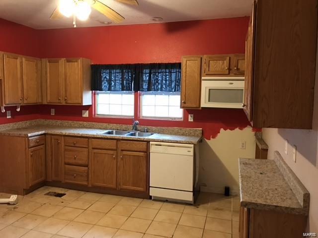 812 Springfield Road Gillespie, IL 62033 - Photo 7 of 22