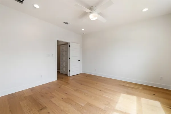 $2,300 | 2400 North Austin Avenue, Unit 304, Georgetown, TX 78626