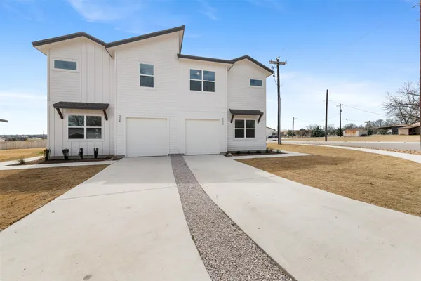 $2,300 | 2400 North Austin Avenue, Unit 304, Georgetown, TX 78626