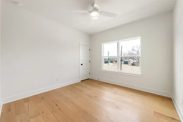$2,300 | 2400 North Austin Avenue, Unit 304, Georgetown, TX 78626
