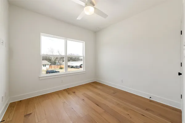 $2,300 | 2400 North Austin Avenue, Unit 304, Georgetown, TX 78626
