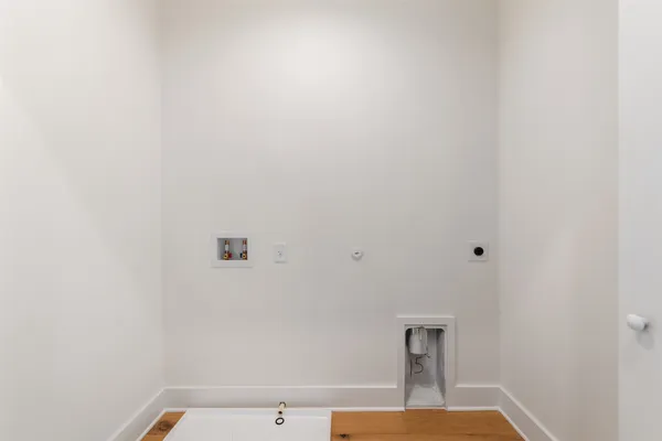 $2,300 | 2400 North Austin Avenue, Unit 304, Georgetown, TX 78626