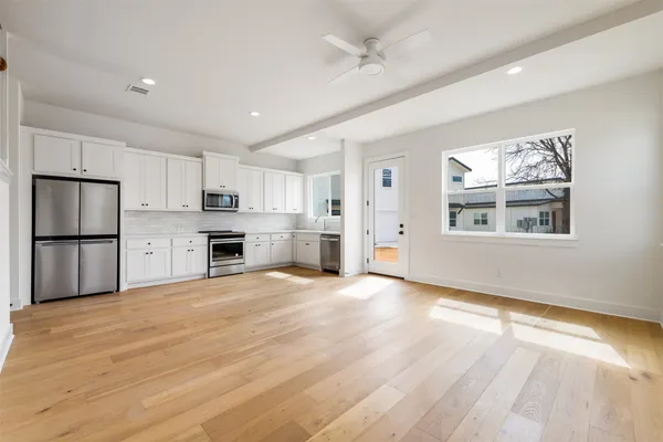 $2,300 | 2400 North Austin Avenue, Unit 304, Georgetown, TX 78626