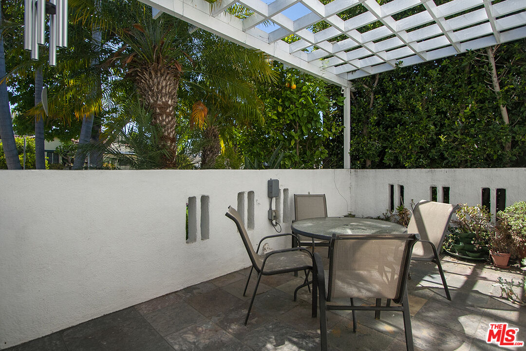 1173 South Point View Street Los Angeles, CA 90035 - Photo 3 of 18